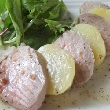 茹で豚ヒレ肉とジャガイモのバジルソース