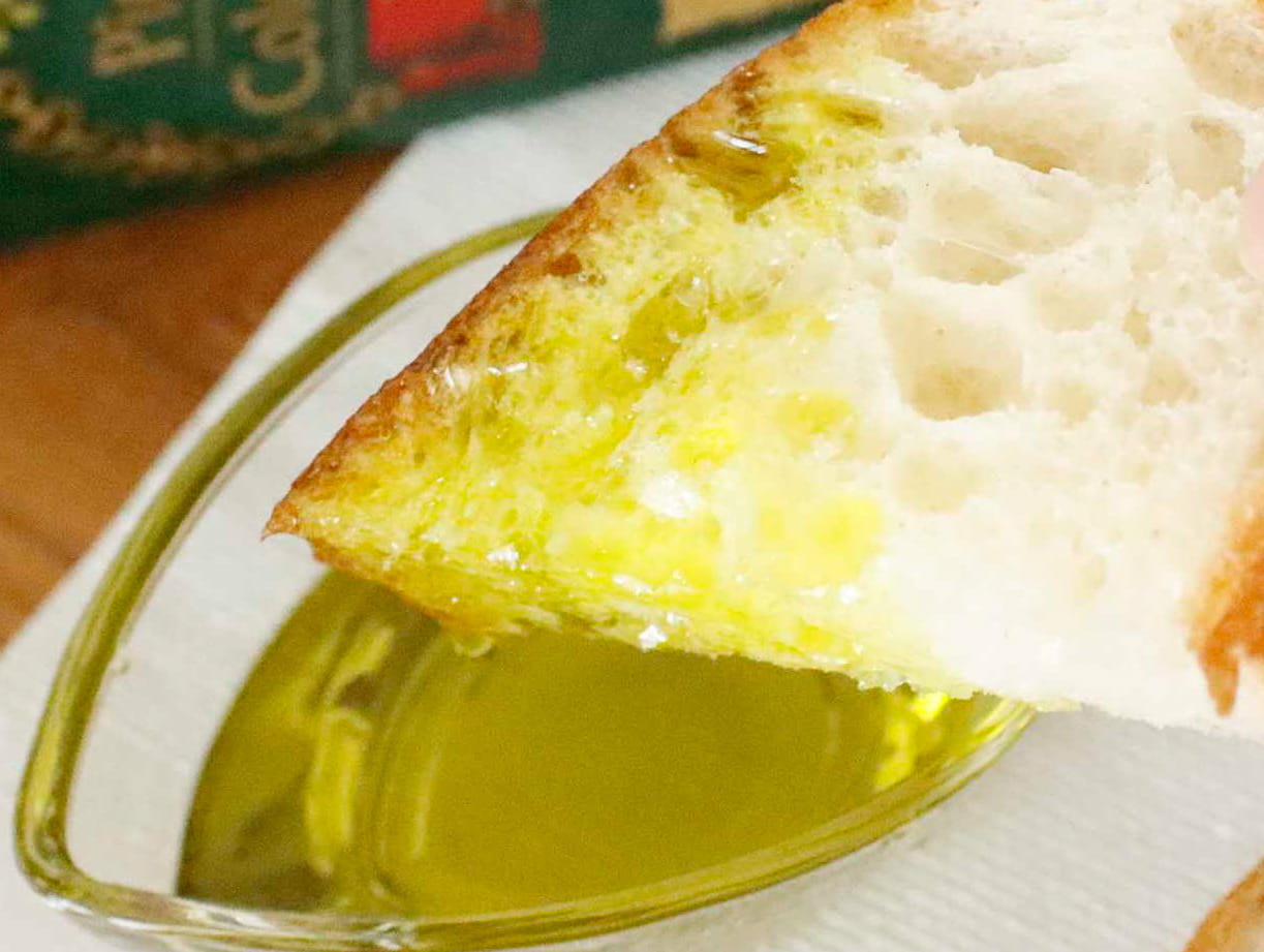 親しみやすいエキストラバージンオリーブオイル